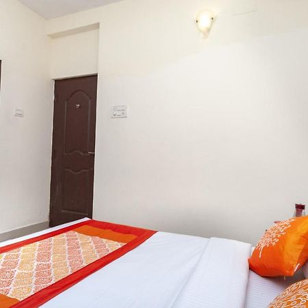 Oyo 22019 Skye Service Apartments Madras Buitenkant foto