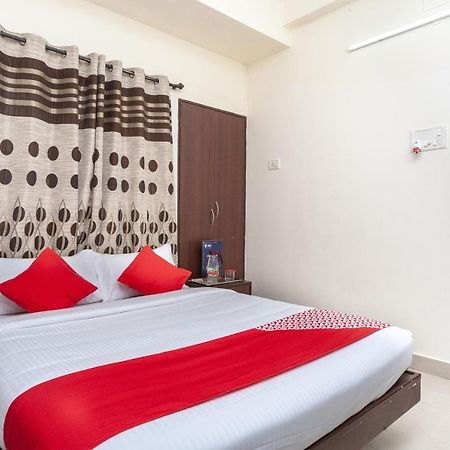 Oyo 22019 Skye Service Apartments Madras Buitenkant foto
