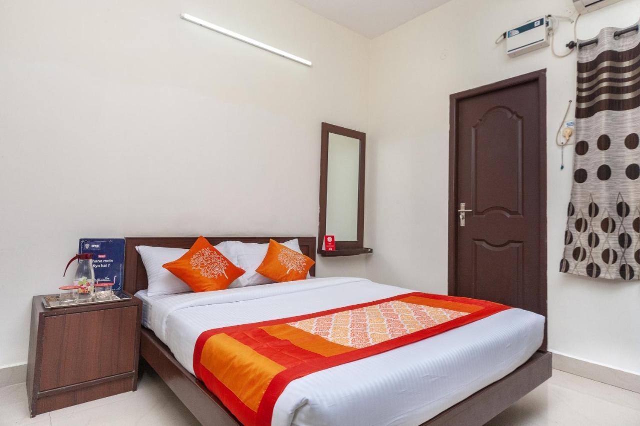 Oyo 22019 Skye Service Apartments Madras Buitenkant foto