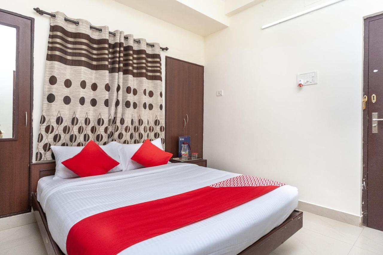 Oyo 22019 Skye Service Apartments Madras Buitenkant foto