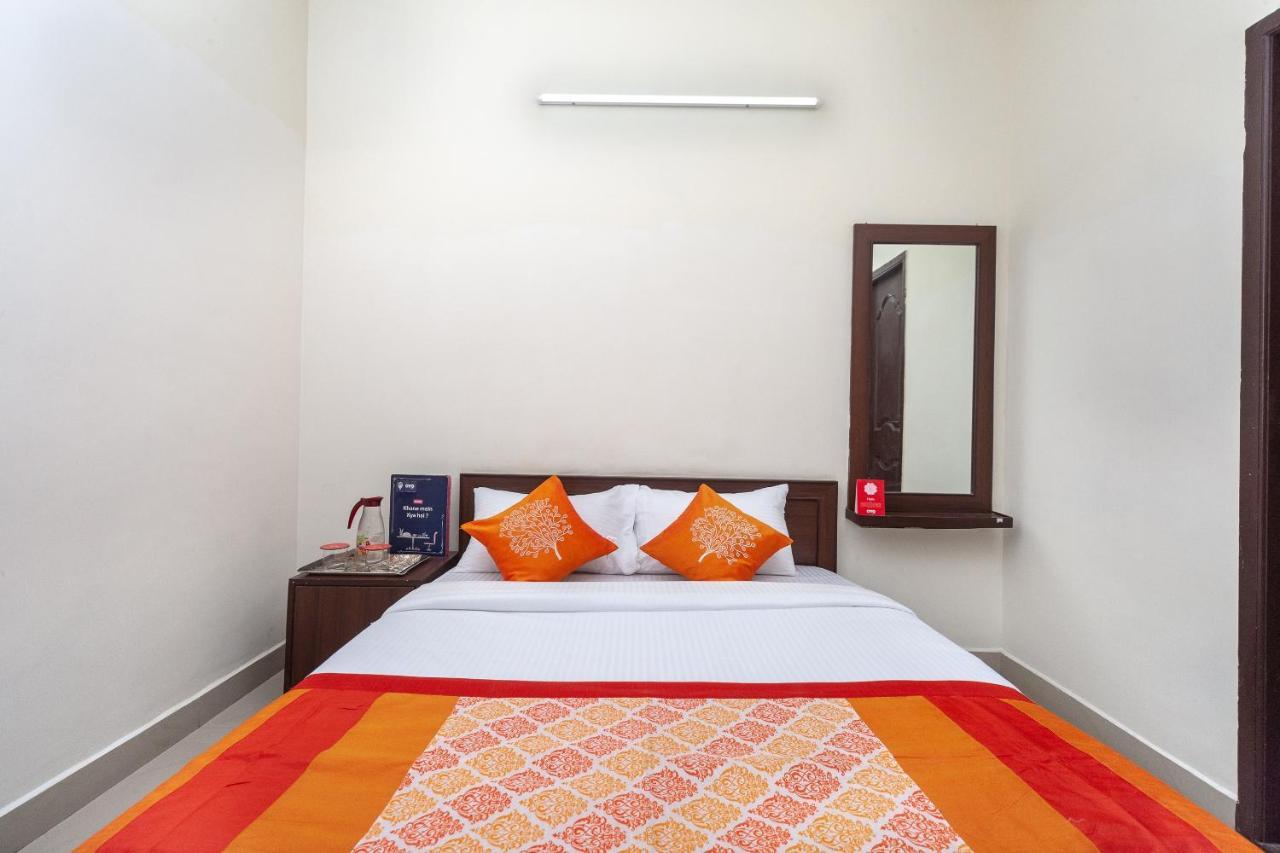 Oyo 22019 Skye Service Apartments Madras Buitenkant foto