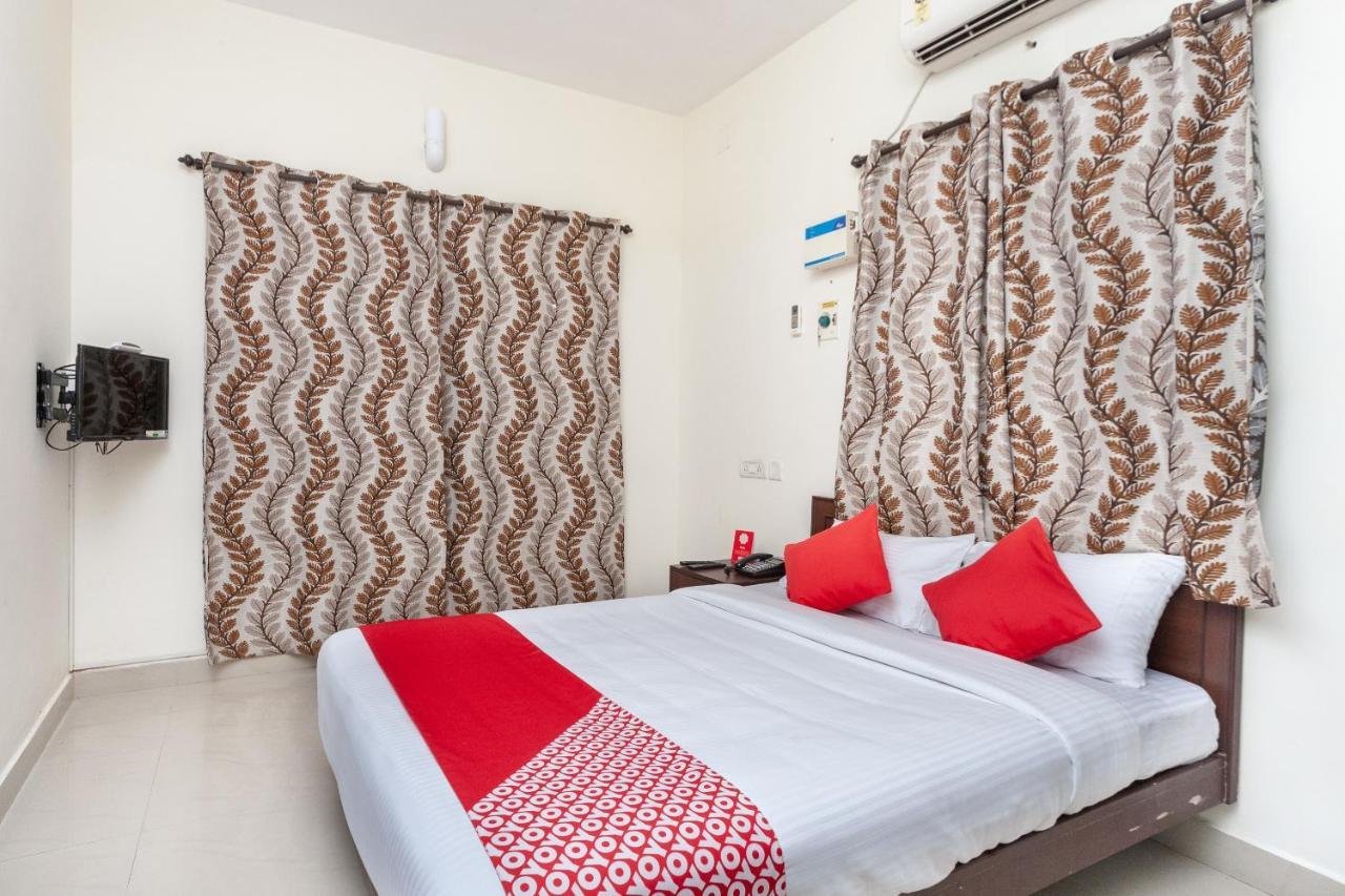 Oyo 22019 Skye Service Apartments Madras Buitenkant foto