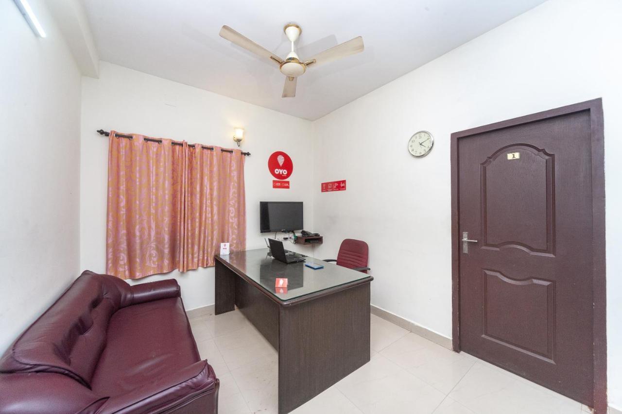 Oyo 22019 Skye Service Apartments Madras Buitenkant foto