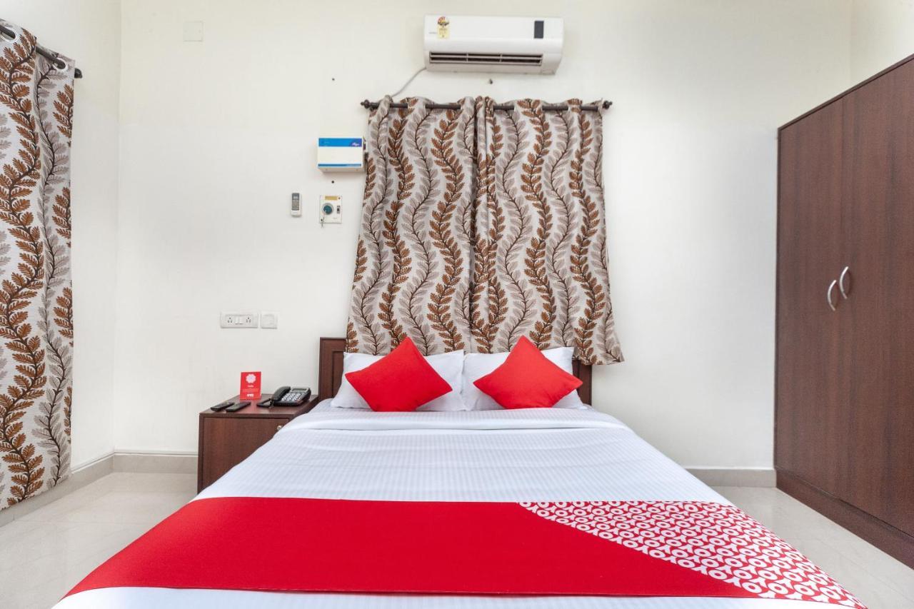 Oyo 22019 Skye Service Apartments Madras Buitenkant foto