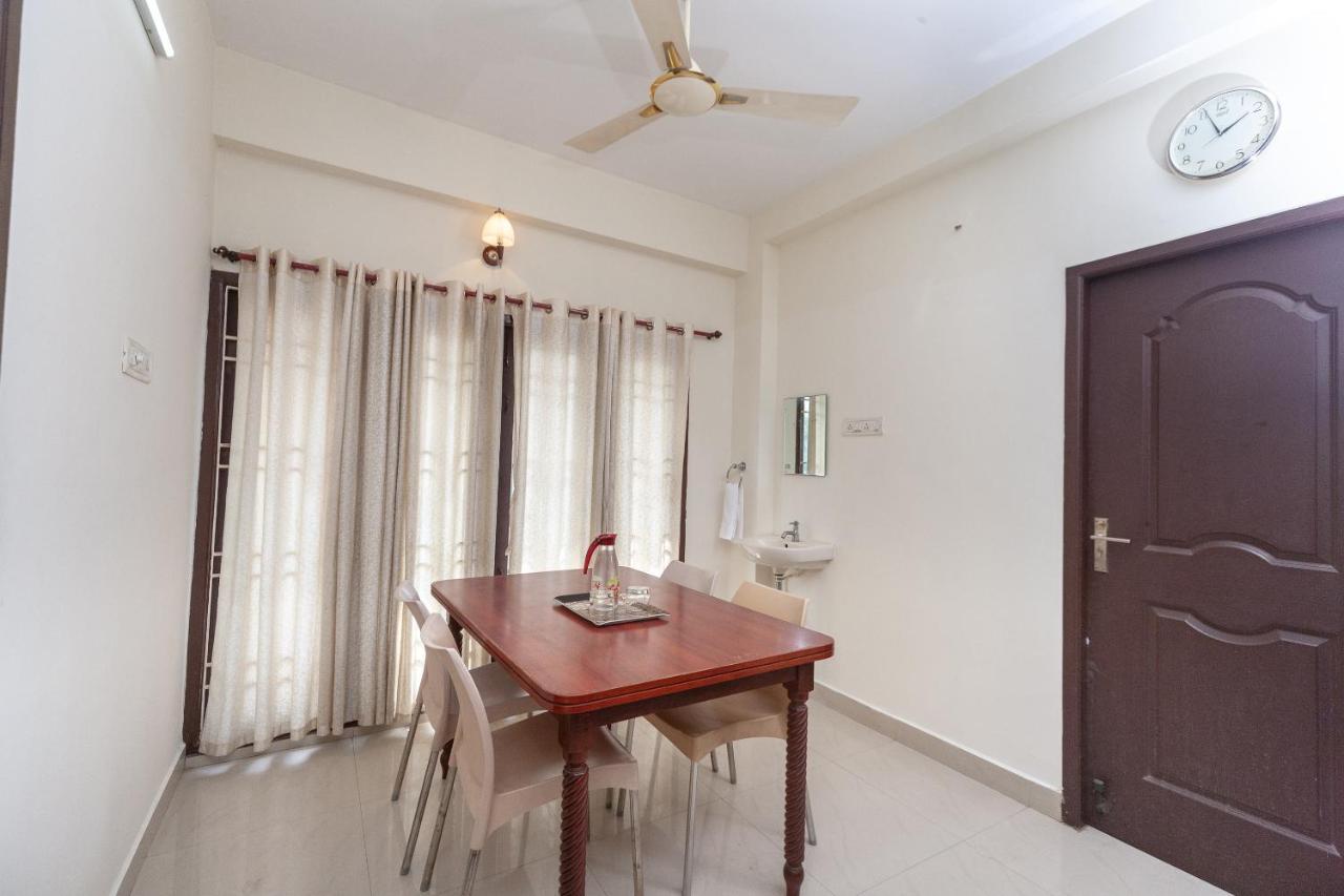 Oyo 22019 Skye Service Apartments Madras Buitenkant foto