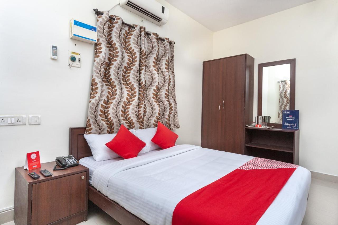 Oyo 22019 Skye Service Apartments Madras Buitenkant foto