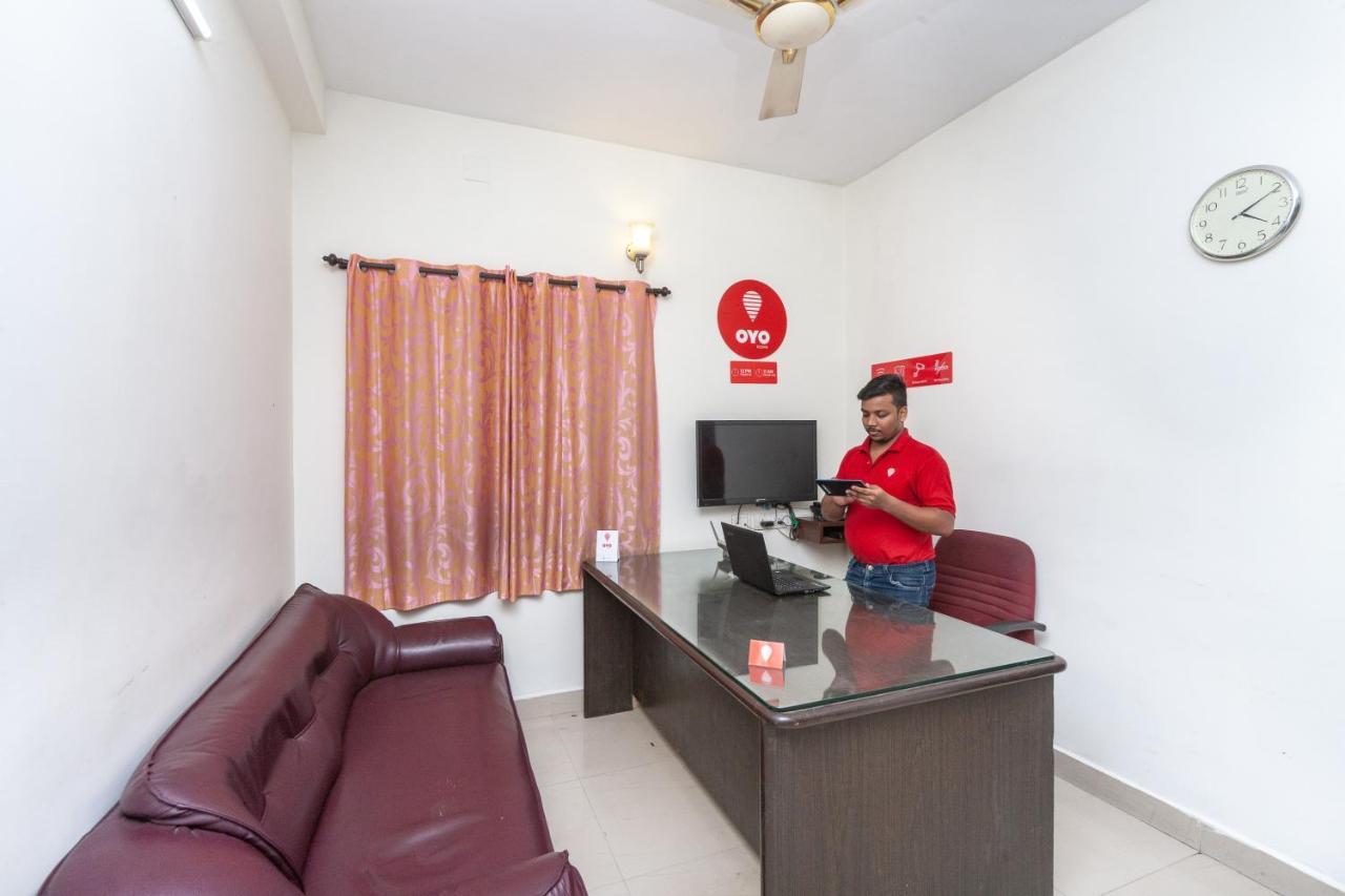 Oyo 22019 Skye Service Apartments Madras Buitenkant foto