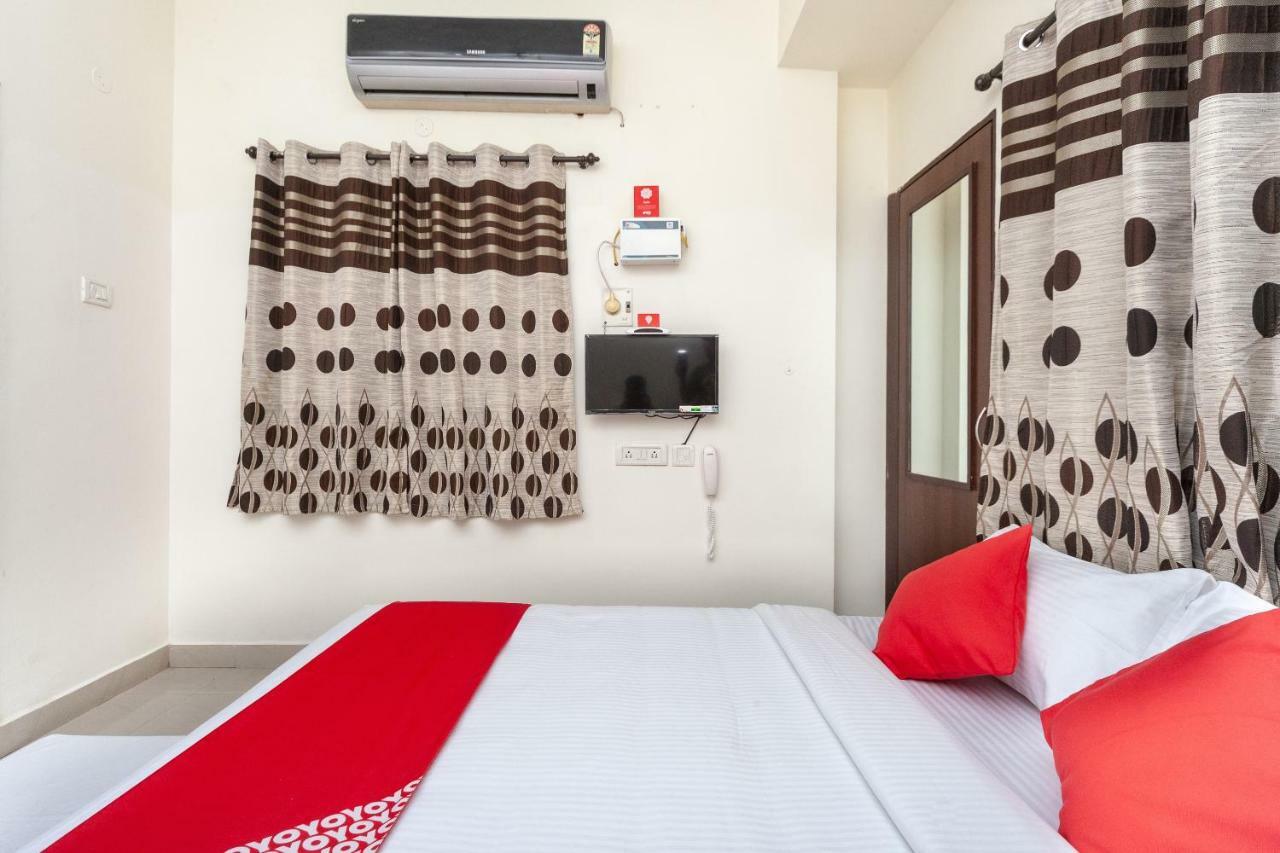 Oyo 22019 Skye Service Apartments Madras Buitenkant foto