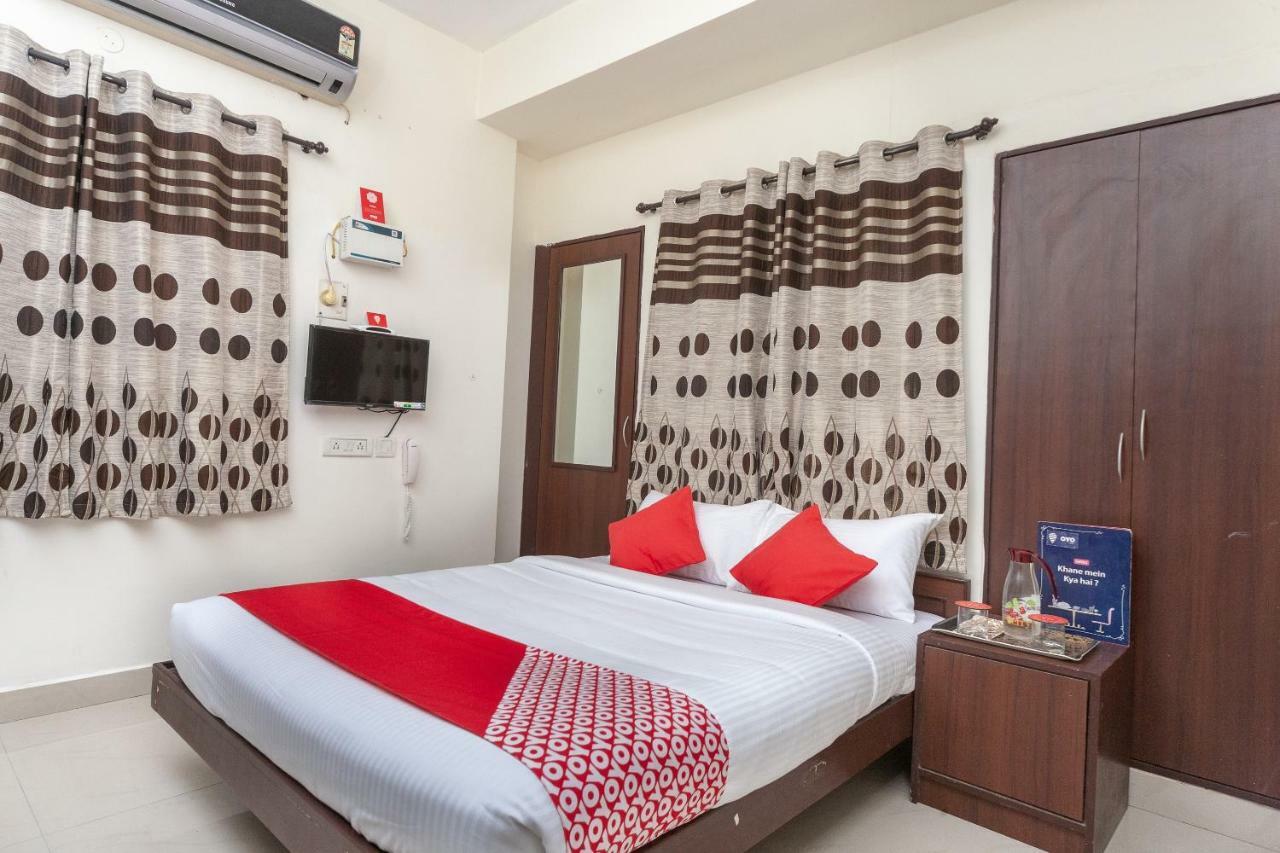 Oyo 22019 Skye Service Apartments Madras Buitenkant foto