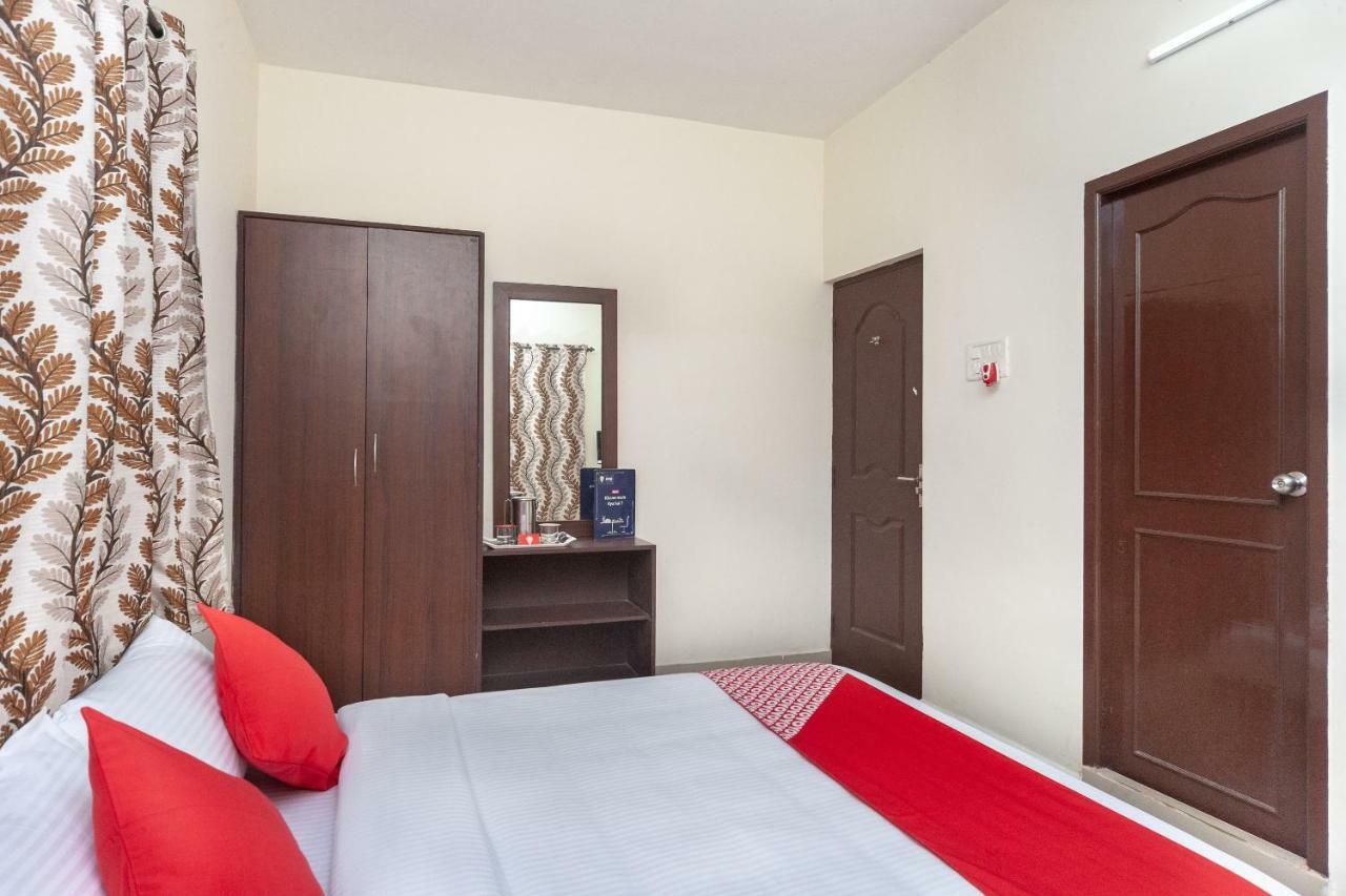 Oyo 22019 Skye Service Apartments Madras Buitenkant foto