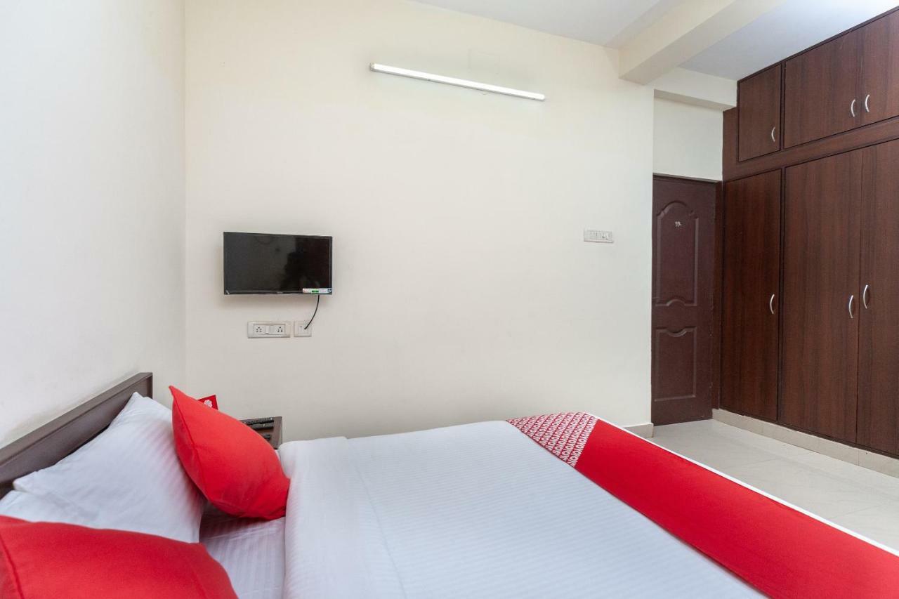 Oyo 22019 Skye Service Apartments Madras Buitenkant foto